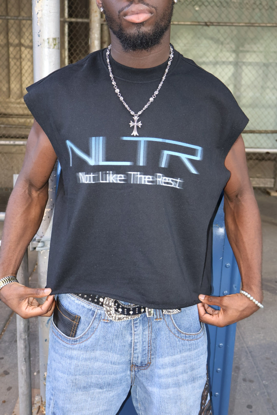 "PLAY NO GAMES" TANK